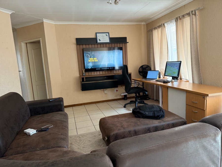 2 Bedroom Property for Sale in Rustenburg Central North West